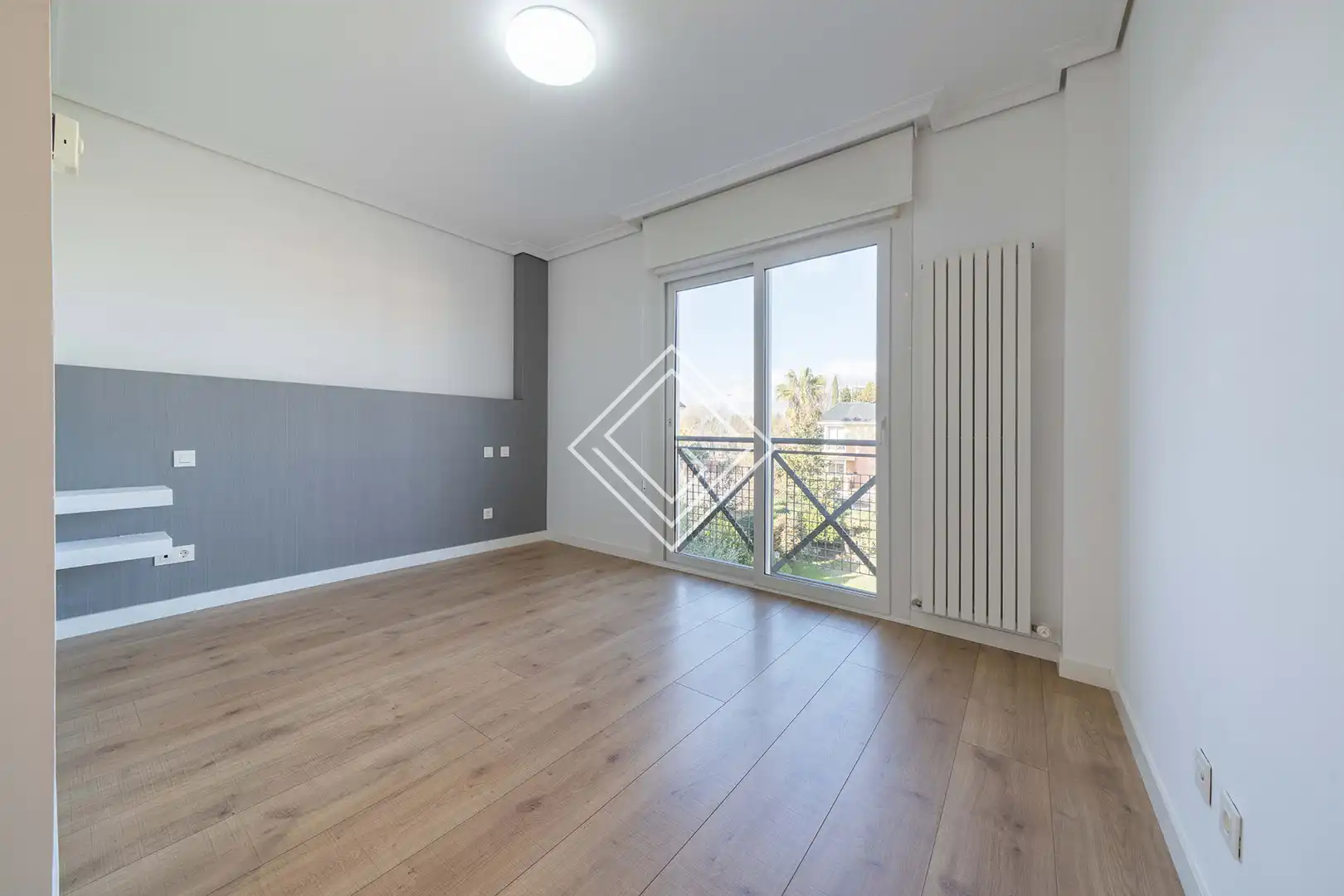Schlafzimmer von Dachboden zum Verkauf in Madrid mit Klimaanlage, Heizung und Terrasse