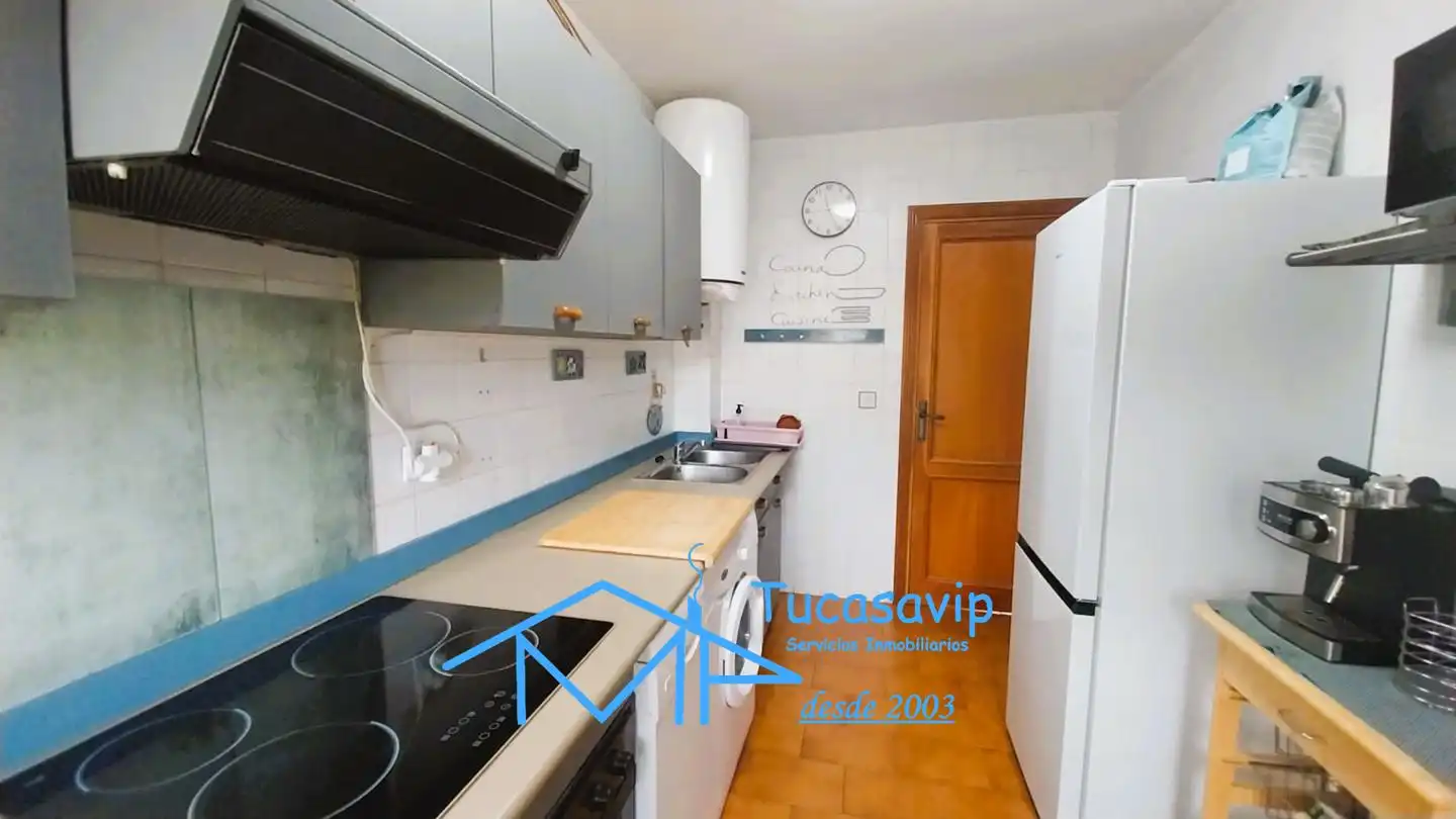 Cocina de Piso en venta en La Adrada  con Calefacción, Jardín privado y Terraza