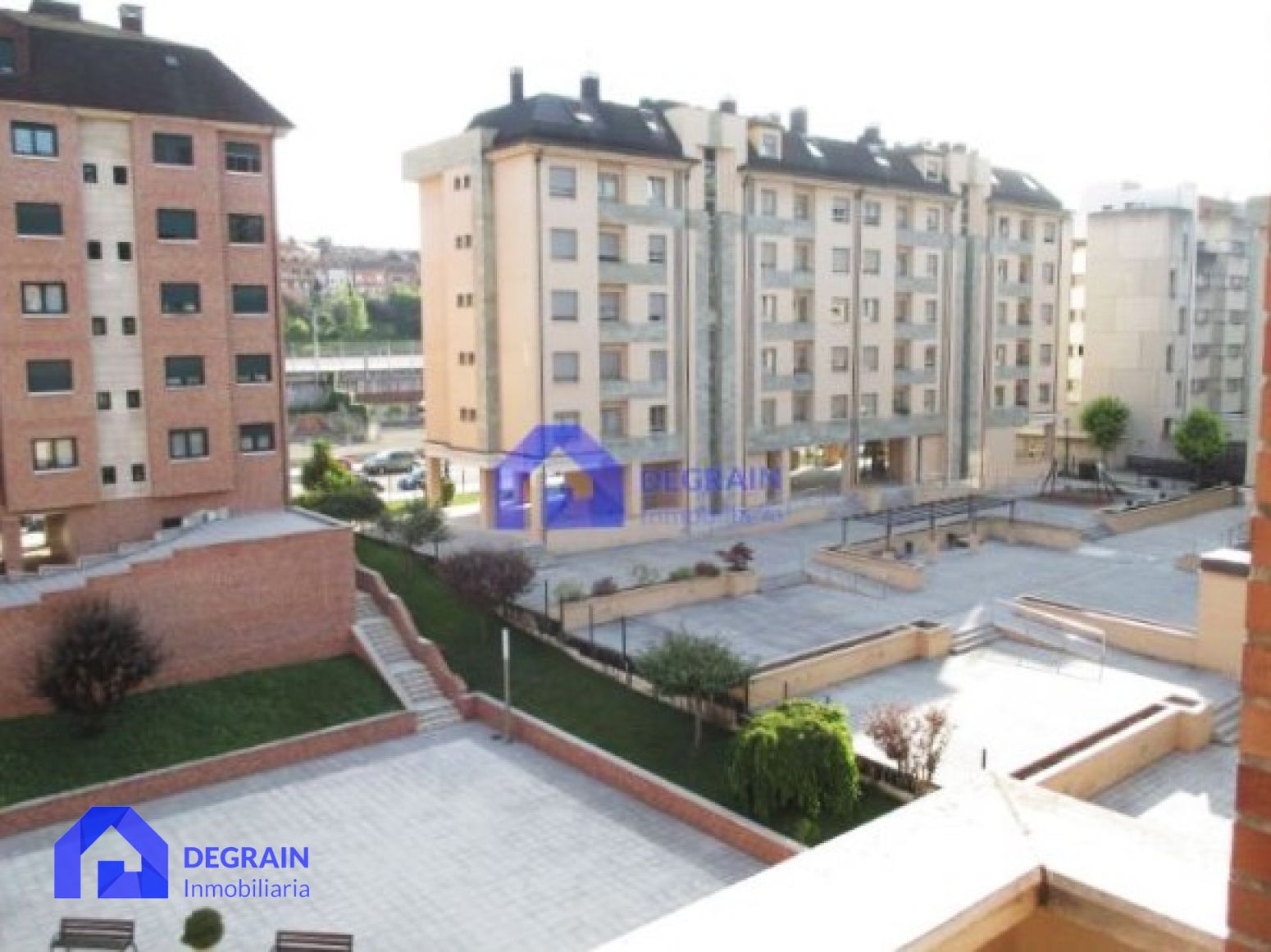 Vista exterior de Piso en venta en Oviedo  con Calefacción, Jardín privado y Trastero