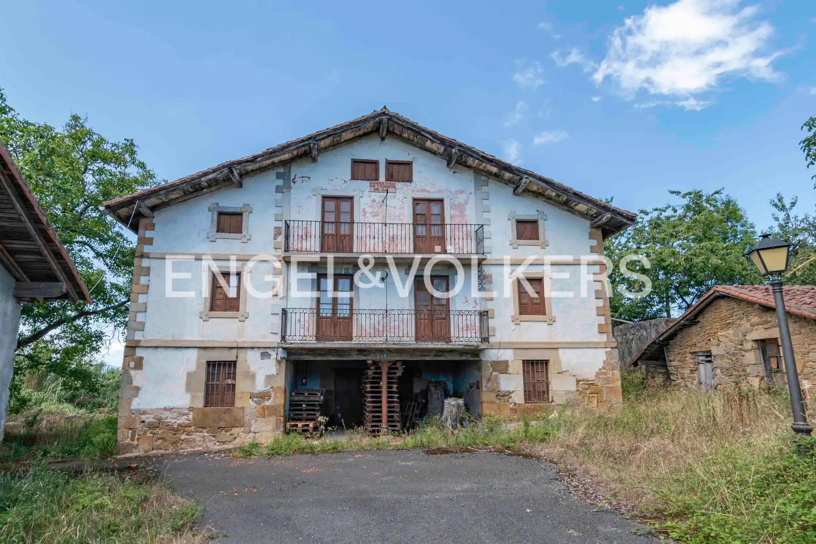 Vista exterior de Casa o chalet en venta en Muxika con Calefacción, Jardín privado y Balcón