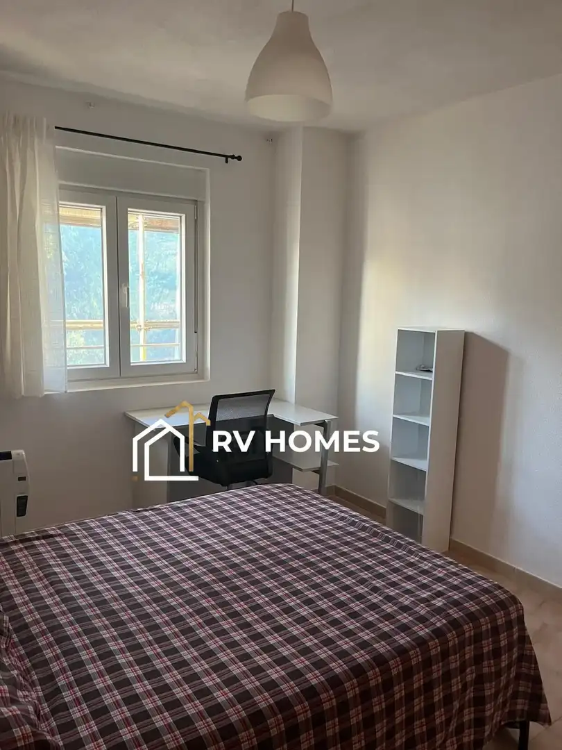 Habitación de Piso de alquiler en Cáceres con Terraza y Amueblado