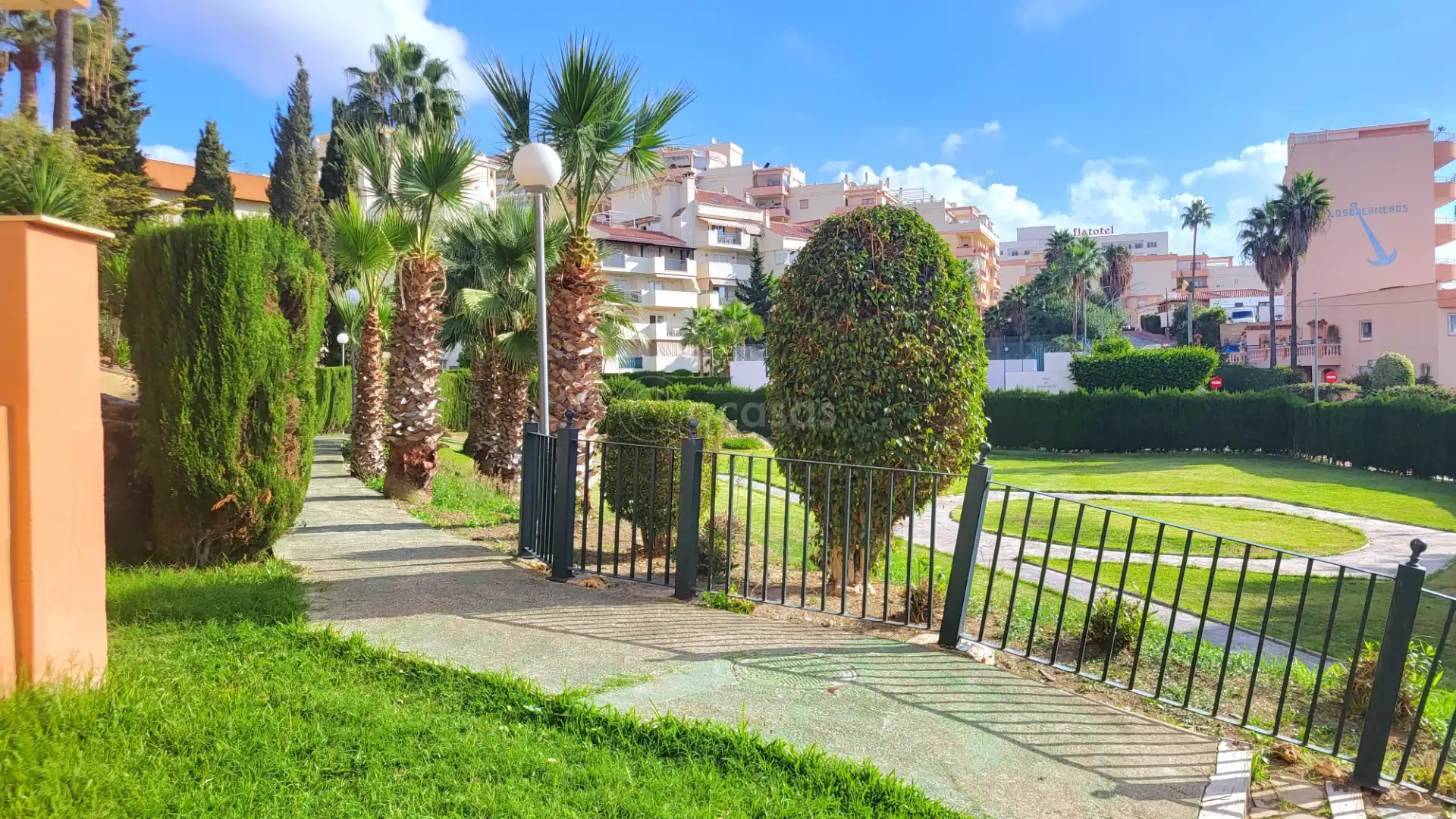 Vista exterior de Apartamento en venta en Torrequebrada