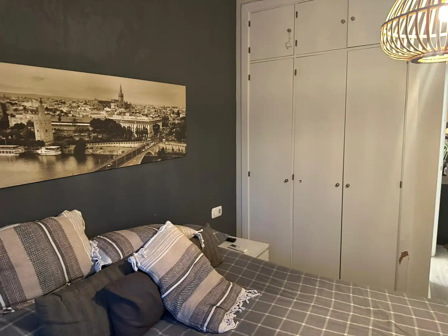 Habitación de Piso en venta en Sevilla con Aire acondicionado, Jardín privado y Terraza