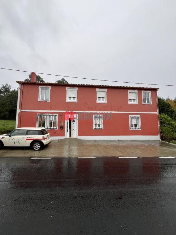 Vista exterior de Casa o xalet en venda en Touro amb Calefacció i Jardí privat