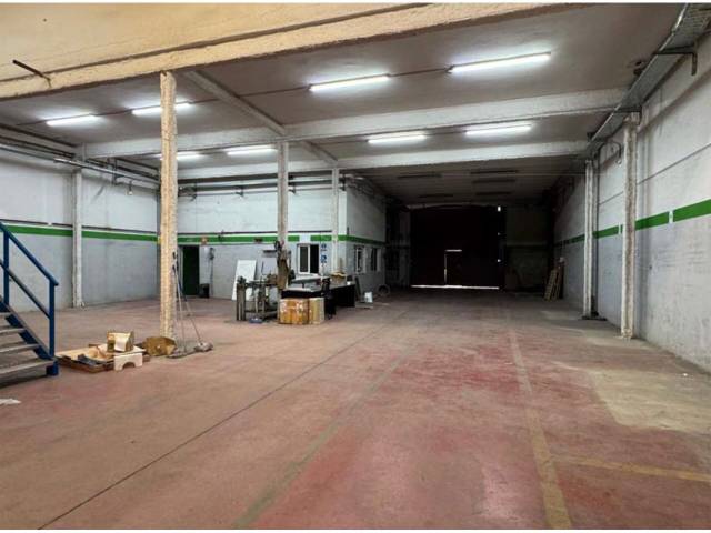 Nave industrial en Alquiler en Carrer del Samontà en Sant Joan - TV3