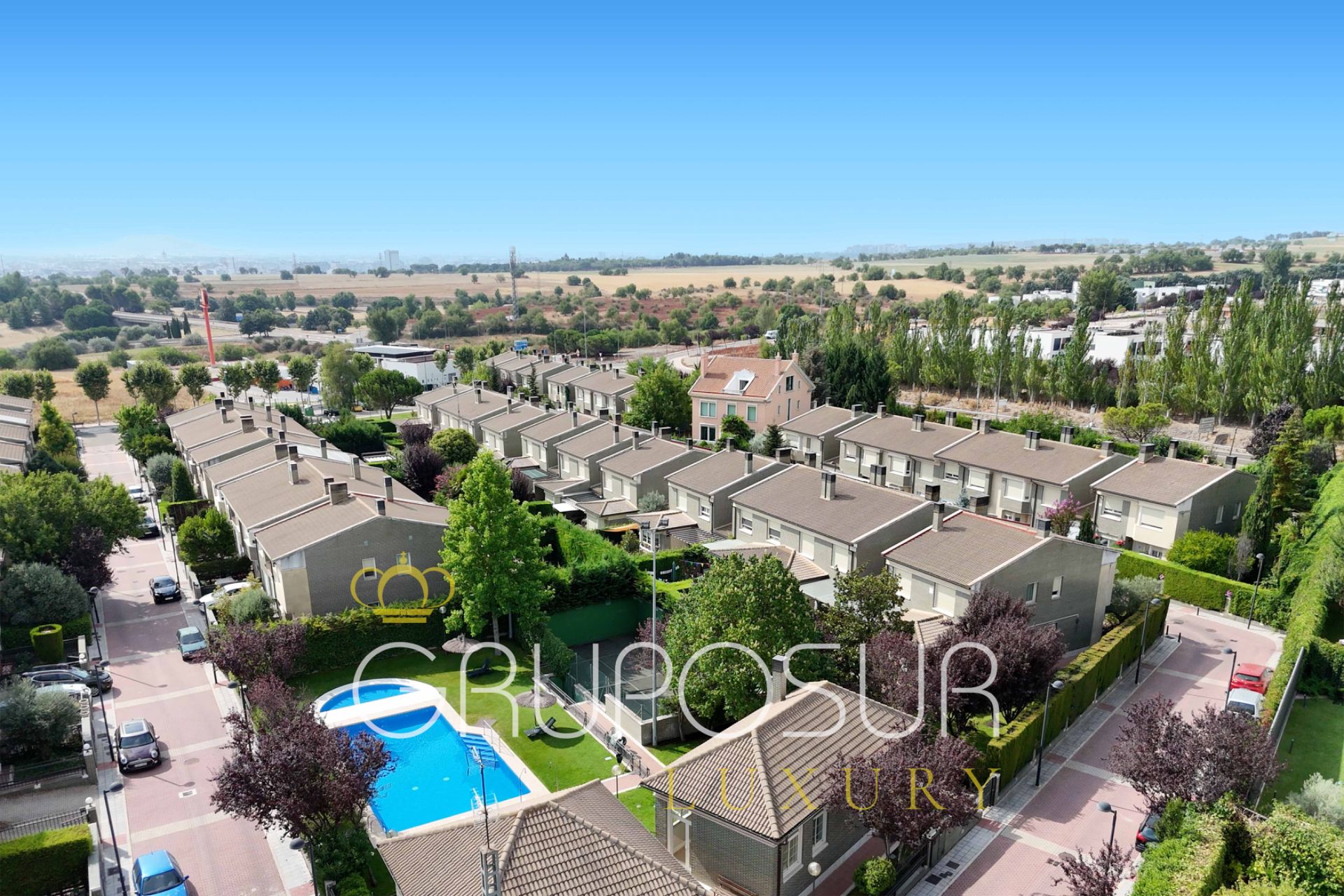 Vista exterior de Casa adosada en venda en Valladolid Capital amb Calefacció, Jardí privat i Parquet