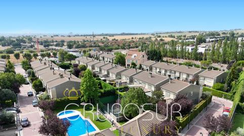 Foto 3 de Casa adosada en venda a Calle de la Fuente del Berrocal, 16, El Berrocal, Valladolid