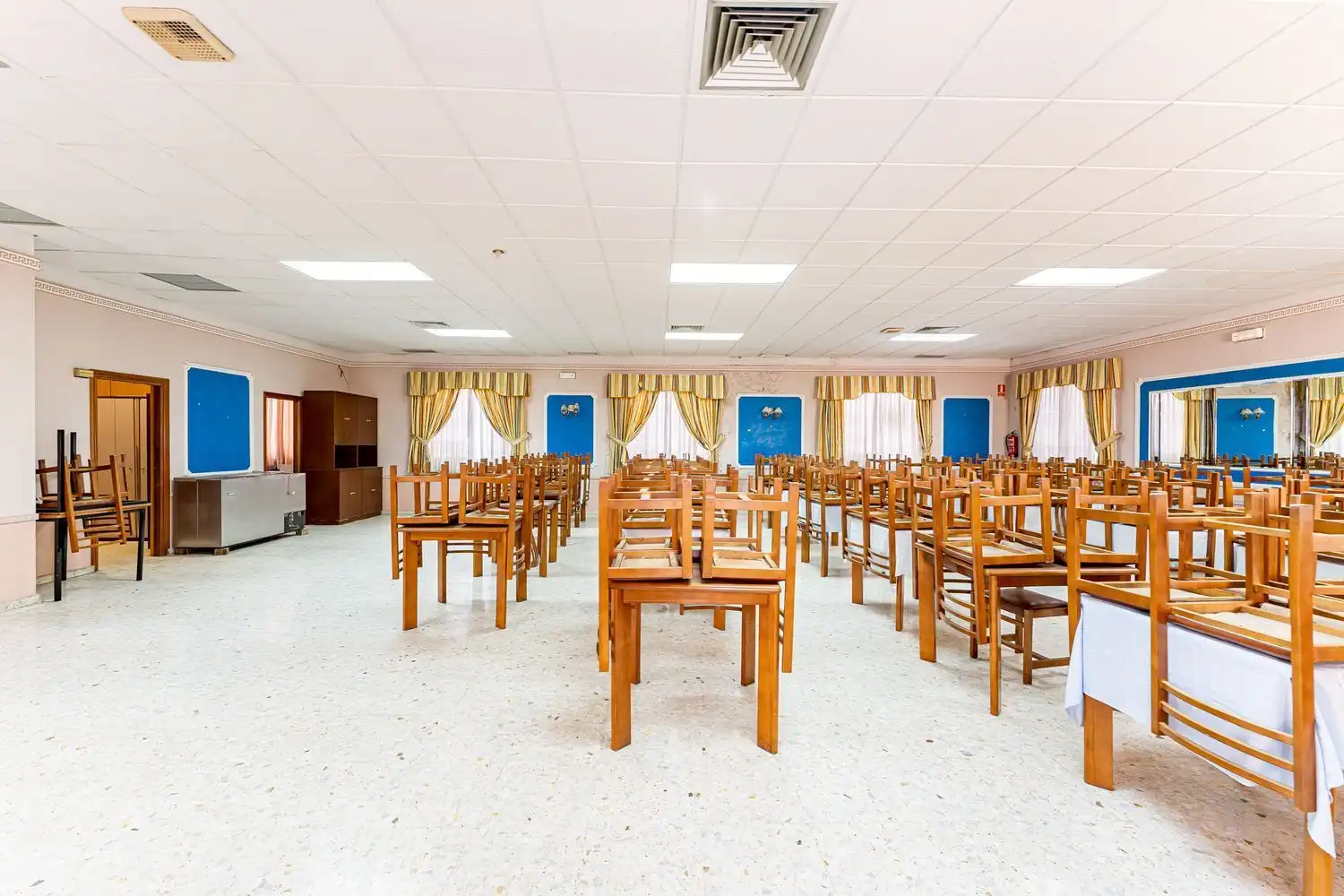 Esszimmer von Gebäude zum Verkauf in Fuenlabrada