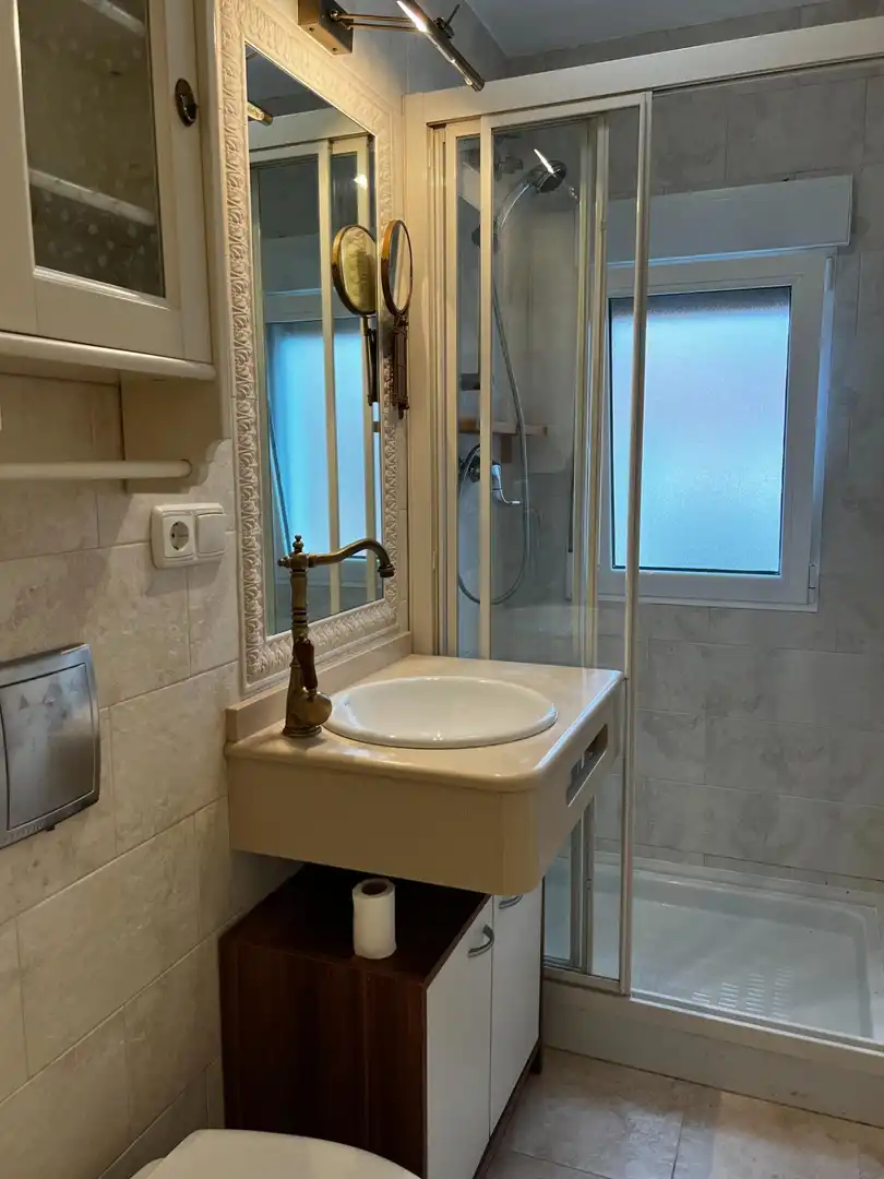 Baño de Piso de alquiler en Yecla con Aire acondicionado, Calefacción y Jardín privado