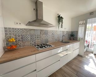 Kitchen of Flat for sale in Tomares  with Air Conditioner and Terrace