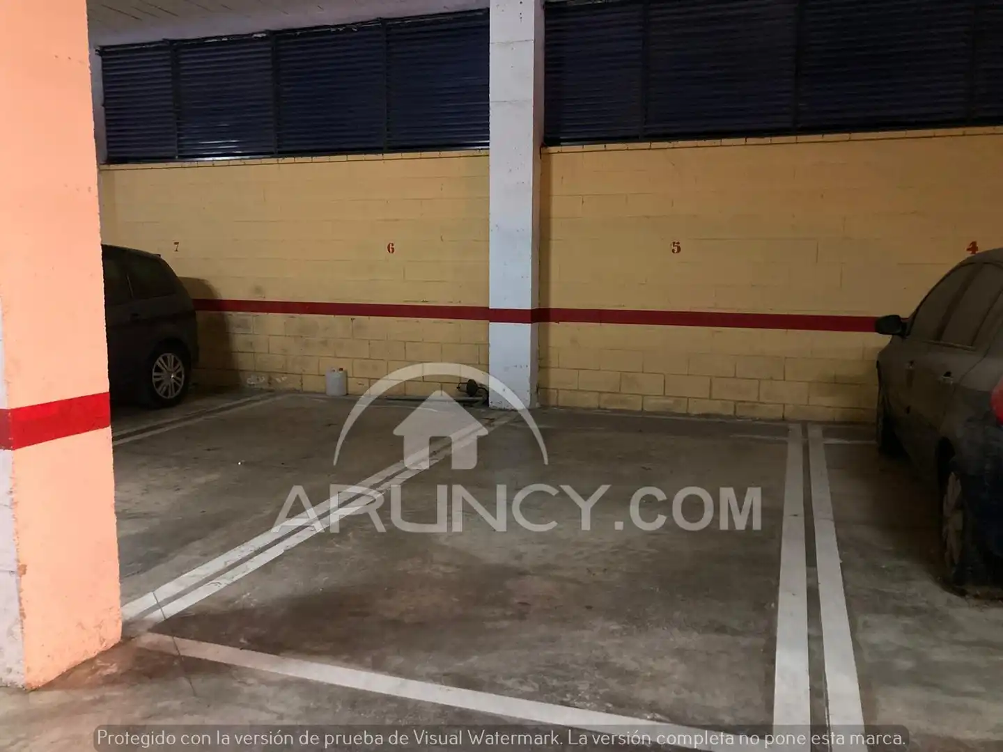 Aparcament de Casa o xalet en venda en Alcalá de Guadaira amb Aire condicionat, Calefacció i Terrassa