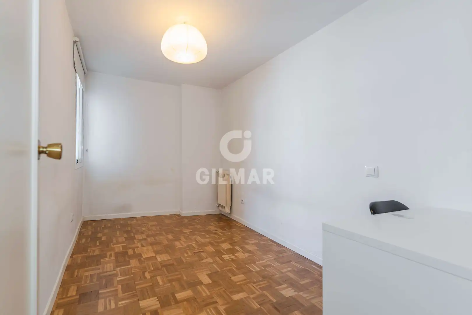 Habitación de Piso en venta en Madrid con Calefacción, Piscina y Balcón