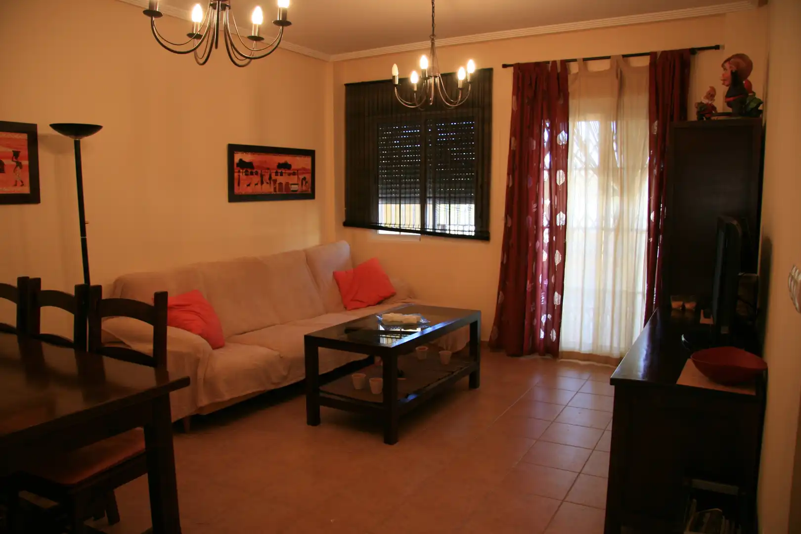 Living room of Detached homes for rent in El Pinós / Pinoso  with Terrace, Furnished and Oven