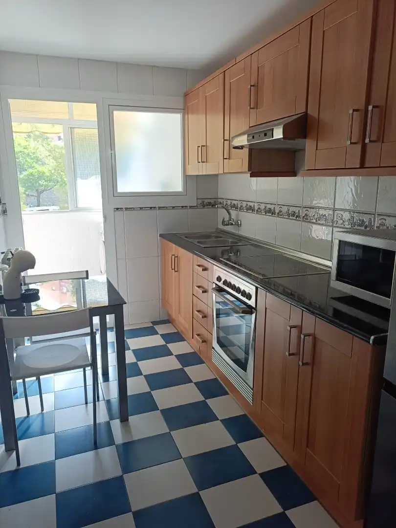 Cocina de Piso de alquiler en Granada con Aire acondicionado, Calefacción y Amueblado