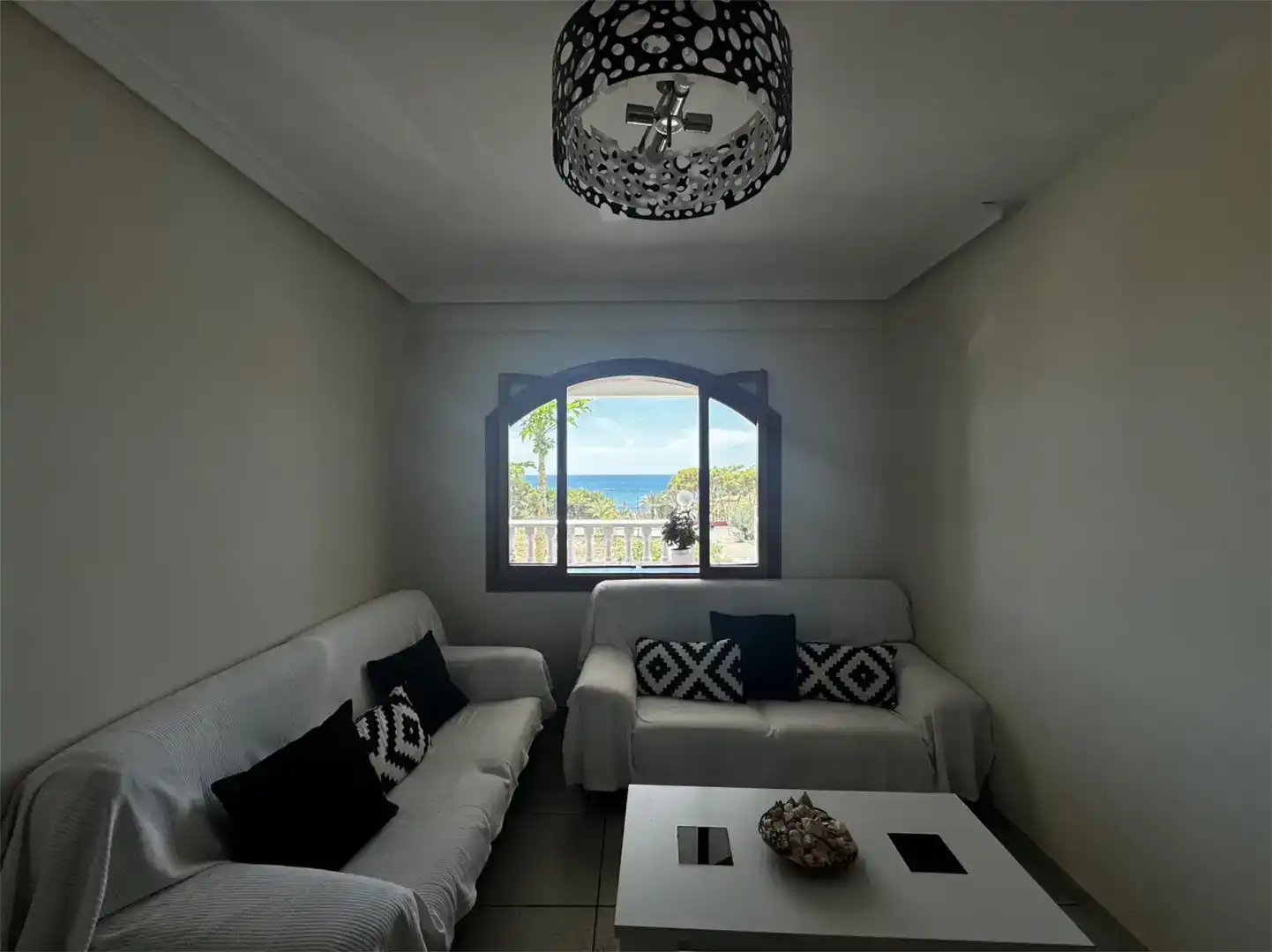 Sala d'estar de Casa o xalet de lloguer en Cartagena amb Aire condicionat, Jardí privat i Moblat