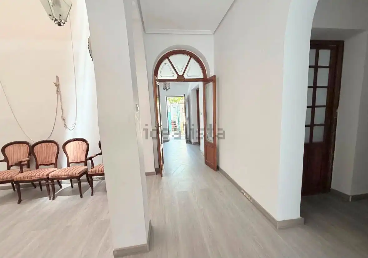 Houses for sale in Sevilla  with Air Conditioner, Private garden and Terrace