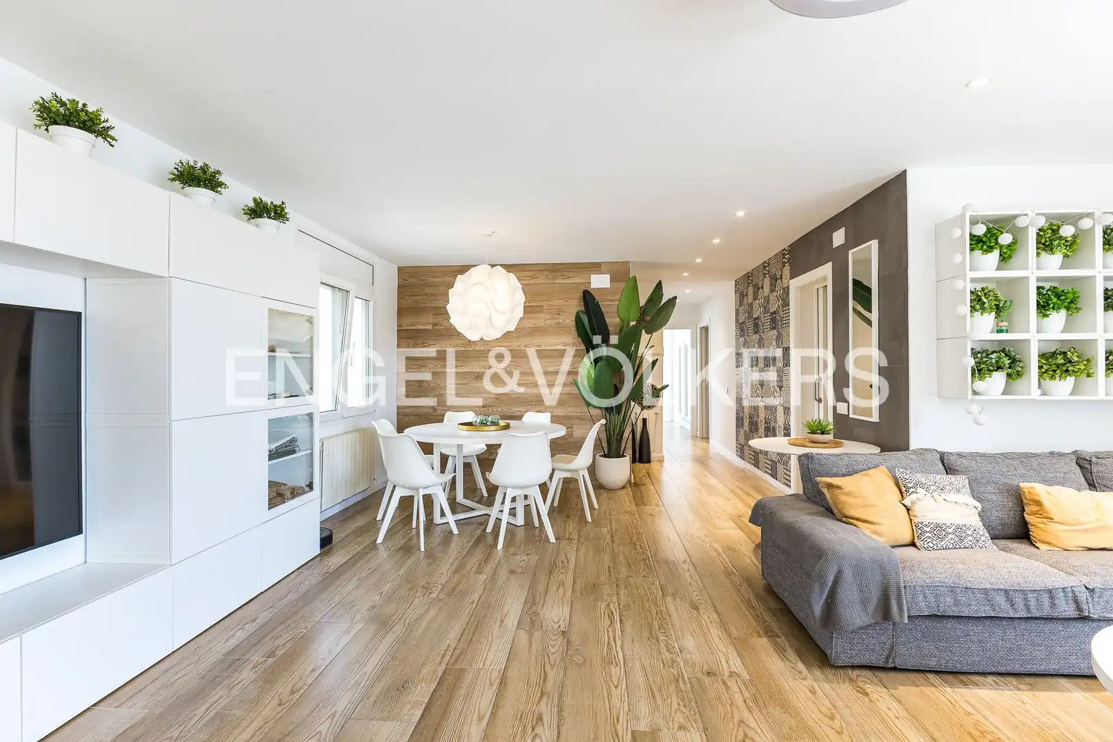 Sala de estar de Casa o chalet en venta en Vilanova i la Geltrú con Aire acondicionado, Calefacción y Jardín privado
