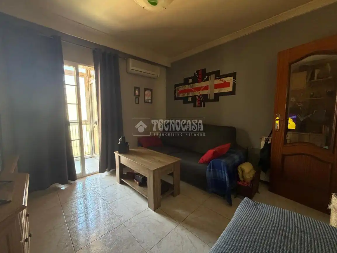 Living room of Flat for sale in Madrid  with Air Conditioner, Heating and Balcony