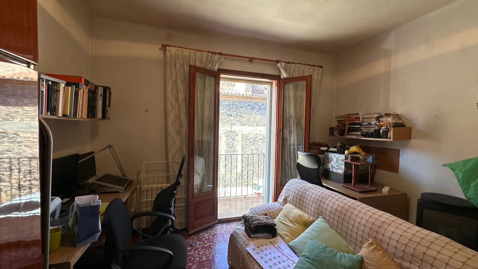 Sala de estar de Casa adosada en venta en Castellfollit de la Roca con Calefacción, Jardín privado y Terraza