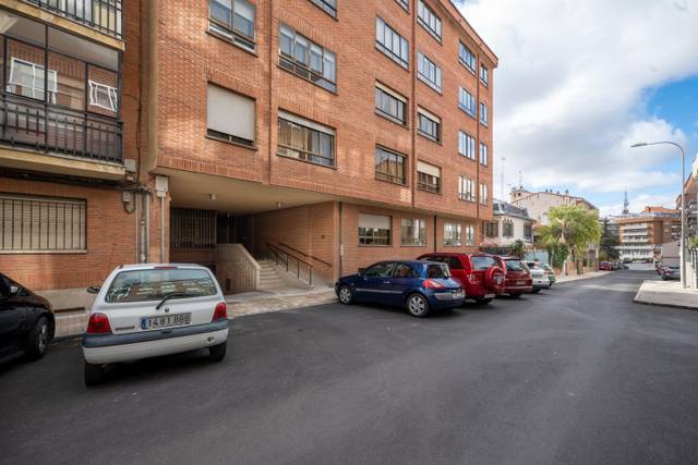 Planta baja en Venta en Batalla De Teruel en Estación