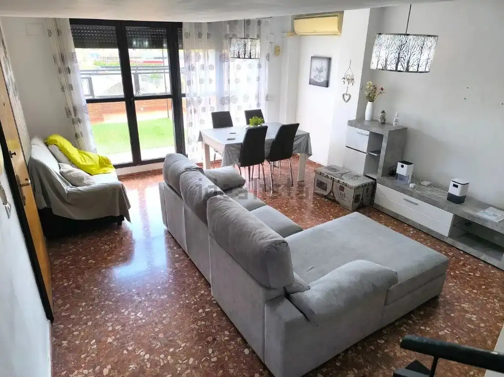 Living room of Attic for rent in Paiporta  with Air Conditioner, Terrace and Storage room