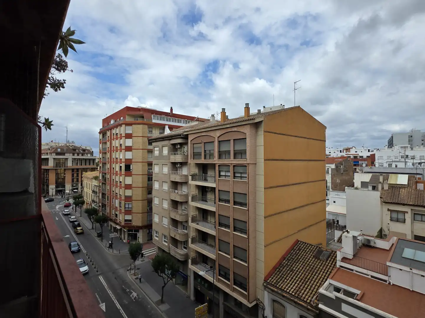 Vista exterior de Piso en venta en Castellón de la Plana / Castelló de la Plana con Balcón
