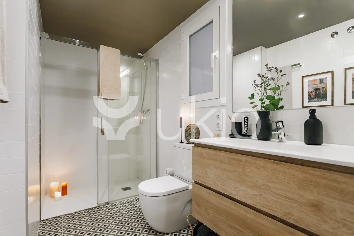 Bathroom of Apartments for rent in Barcelona  with Air Conditioner, Heating and Furnished