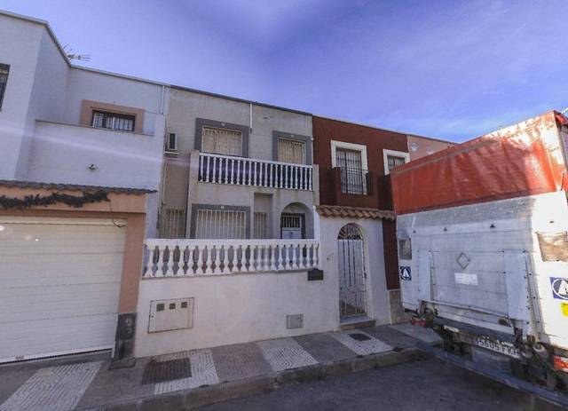 Casa adosada en Venta en Carretera Mojonera – Cortijos de Marín