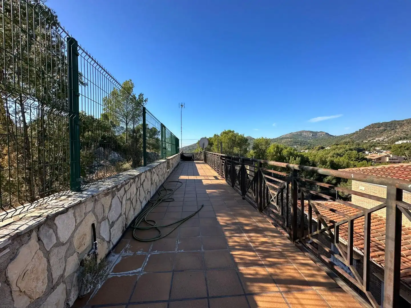 Terrassa de Casa o xalet en venda en Benicasim / Benicàssim amb Aire condicionat, Jardí privat i Terrassa