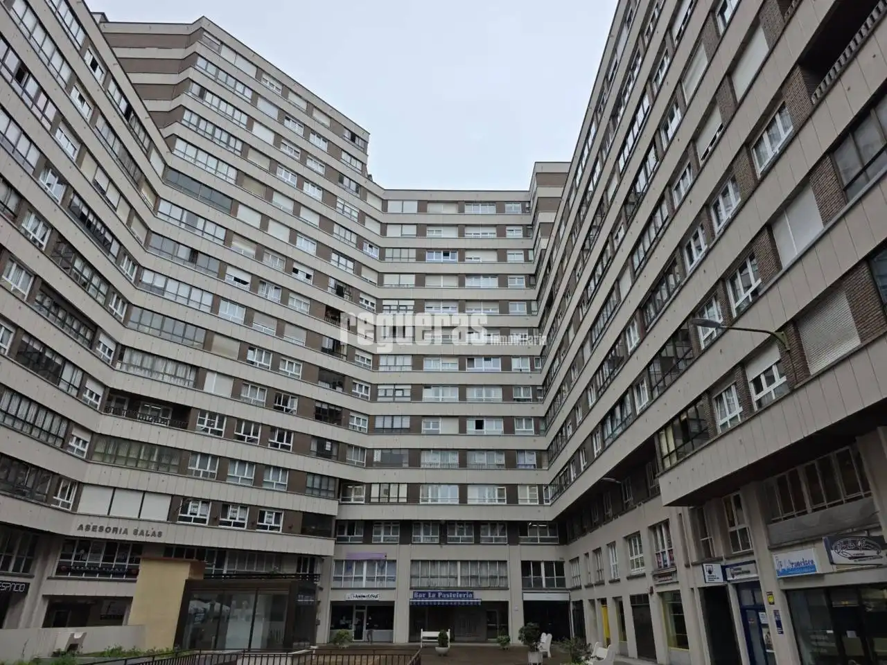 Vista exterior de Piso en venta en Avilés con Calefacción y Terraza