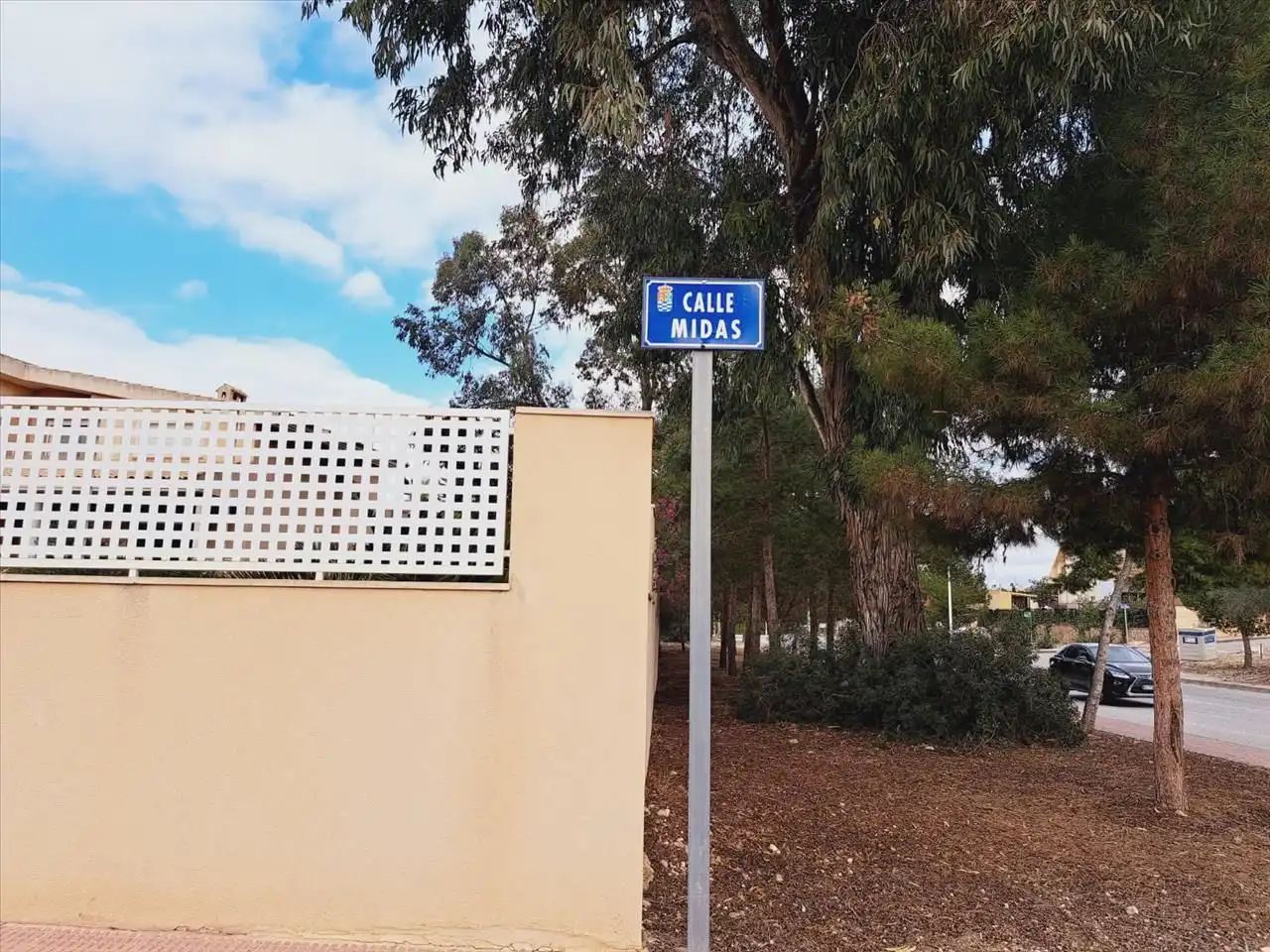 Chalet con piscina en venta en Calle de las Islas Medas 7, imagen 2