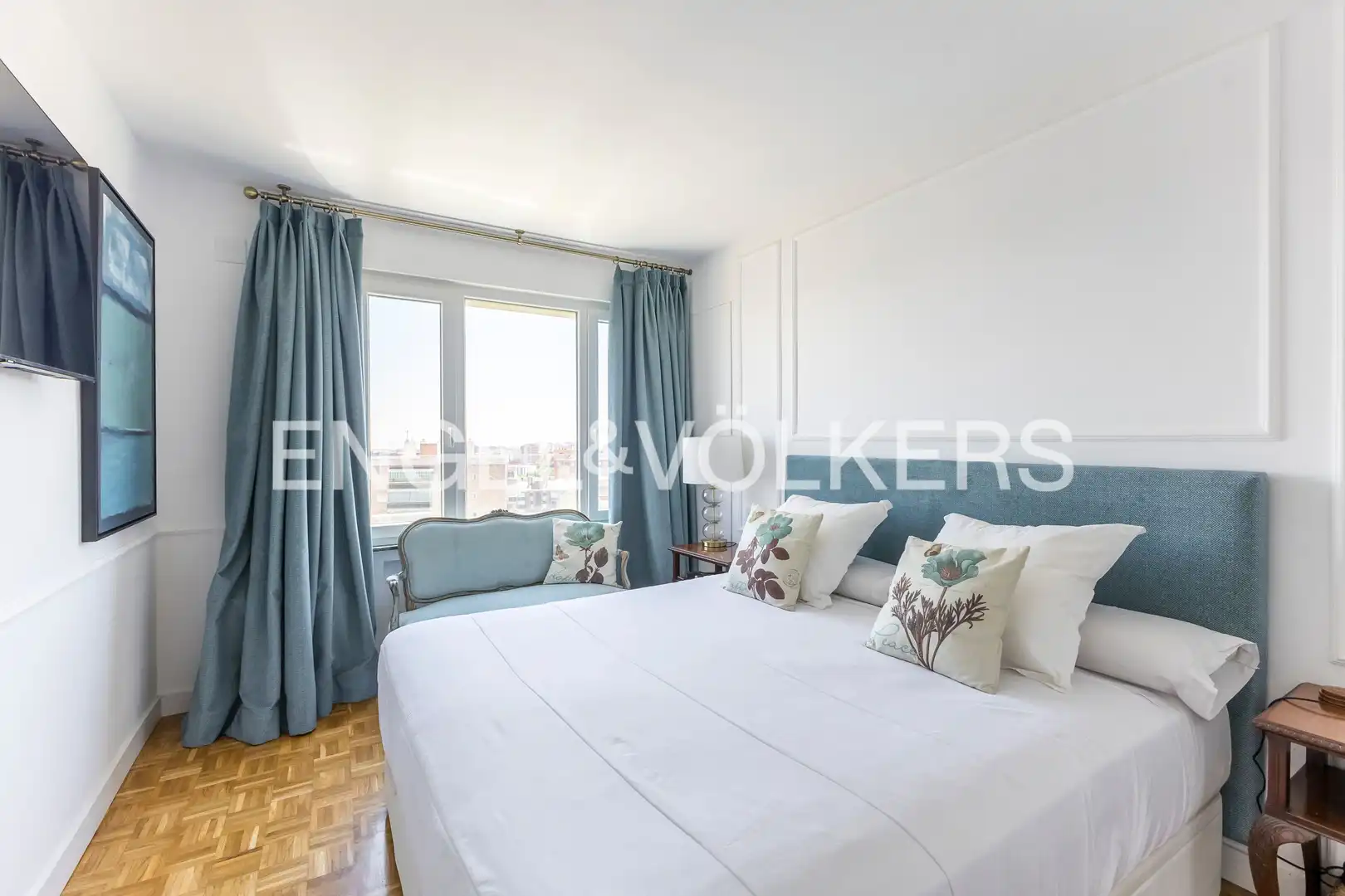 Bedroom of Flat for sale in Madrid  with Air Conditioner, Heating and Parquet flooring