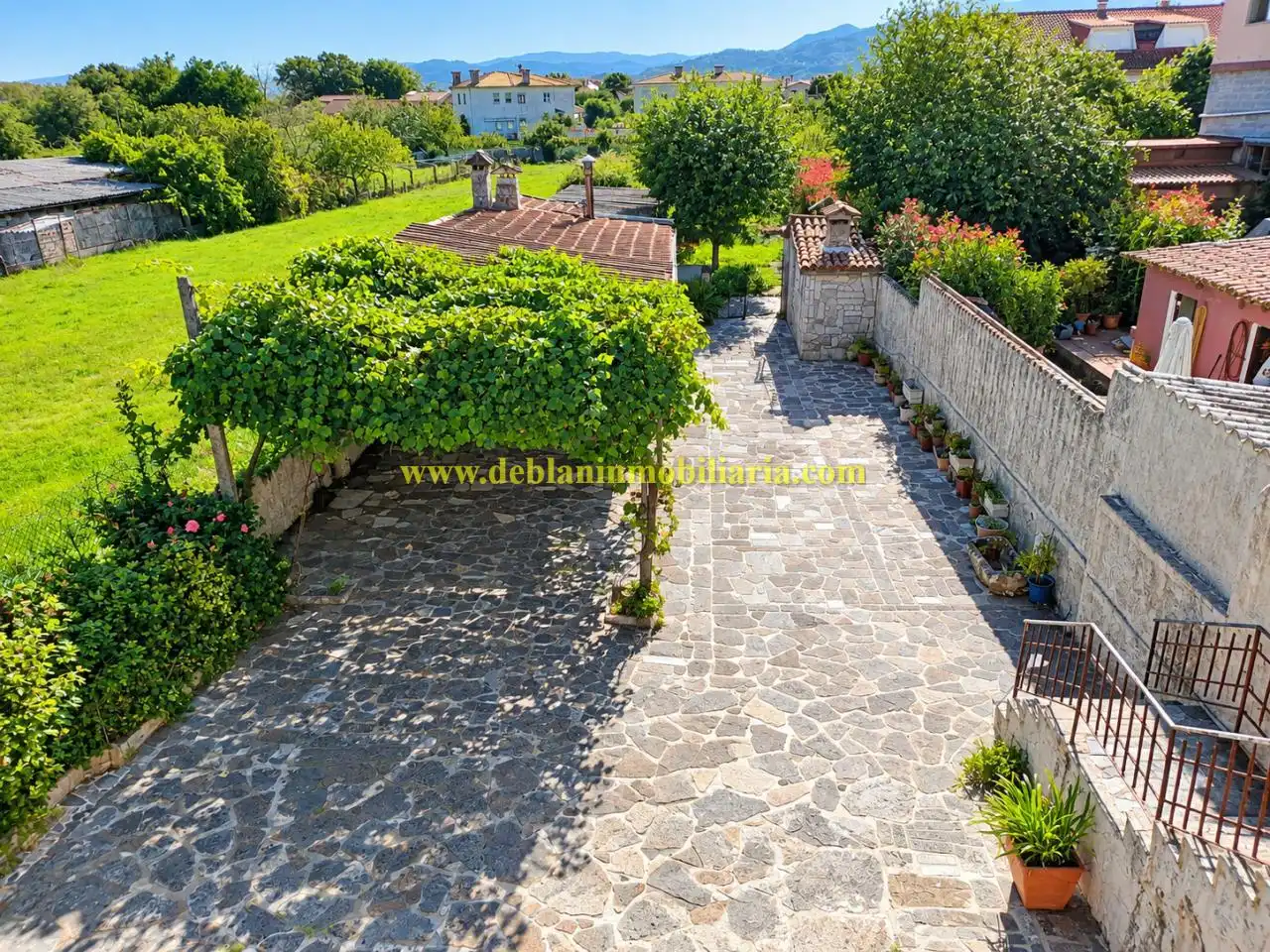 Casa con jardín en venta en Tui, imagen 2