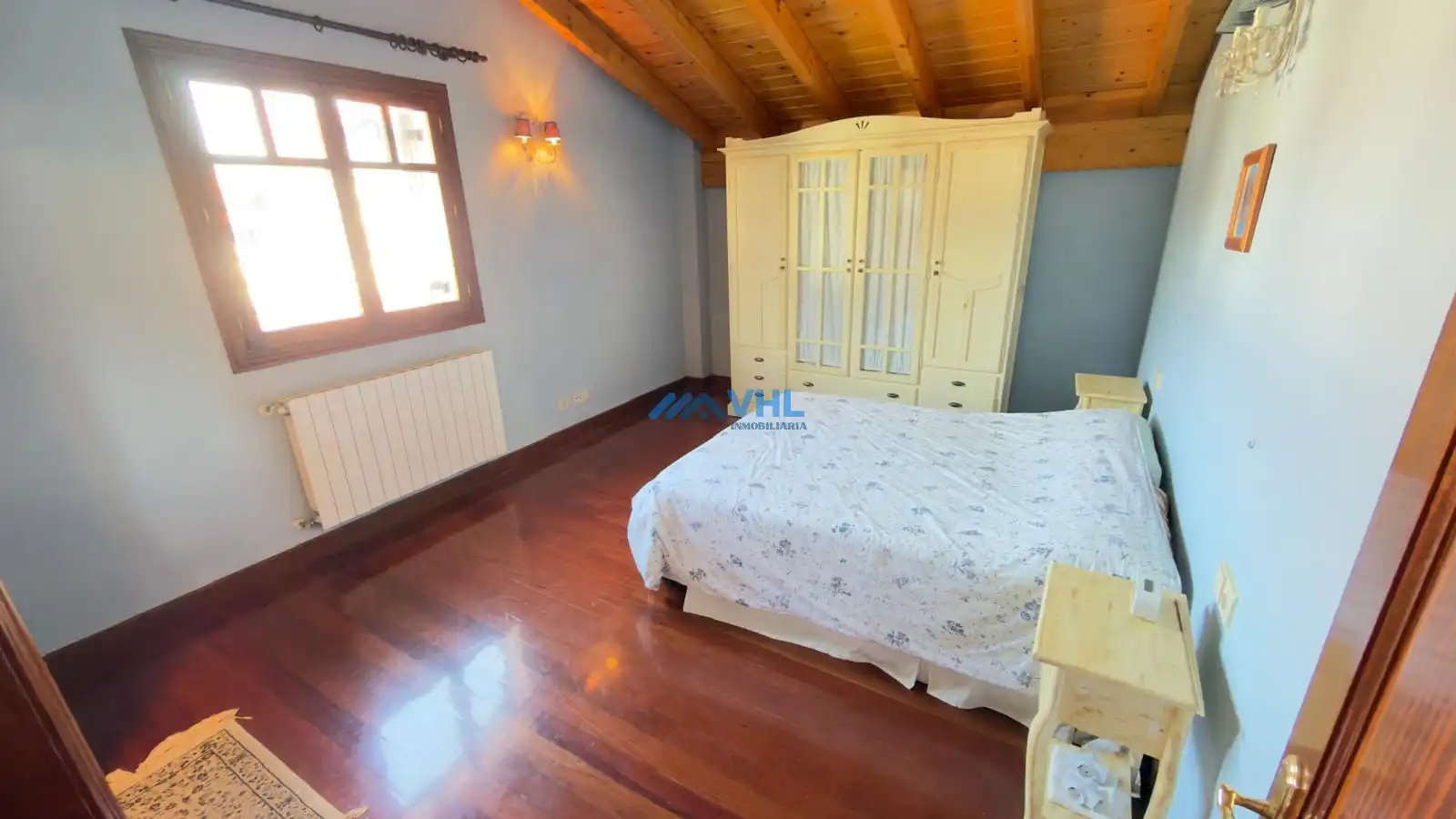 Dormitori de Casa o xalet en venda en Castro-Urdiales amb Calefacció, Jardí privat i Traster