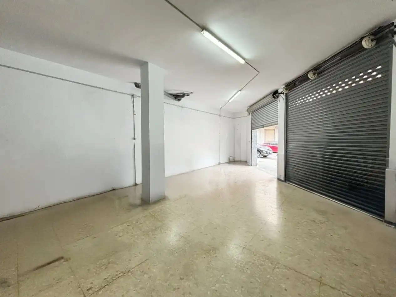 Gewerbefläche zum Verkauf in Calle Salvador Baroné 119, imagen 2