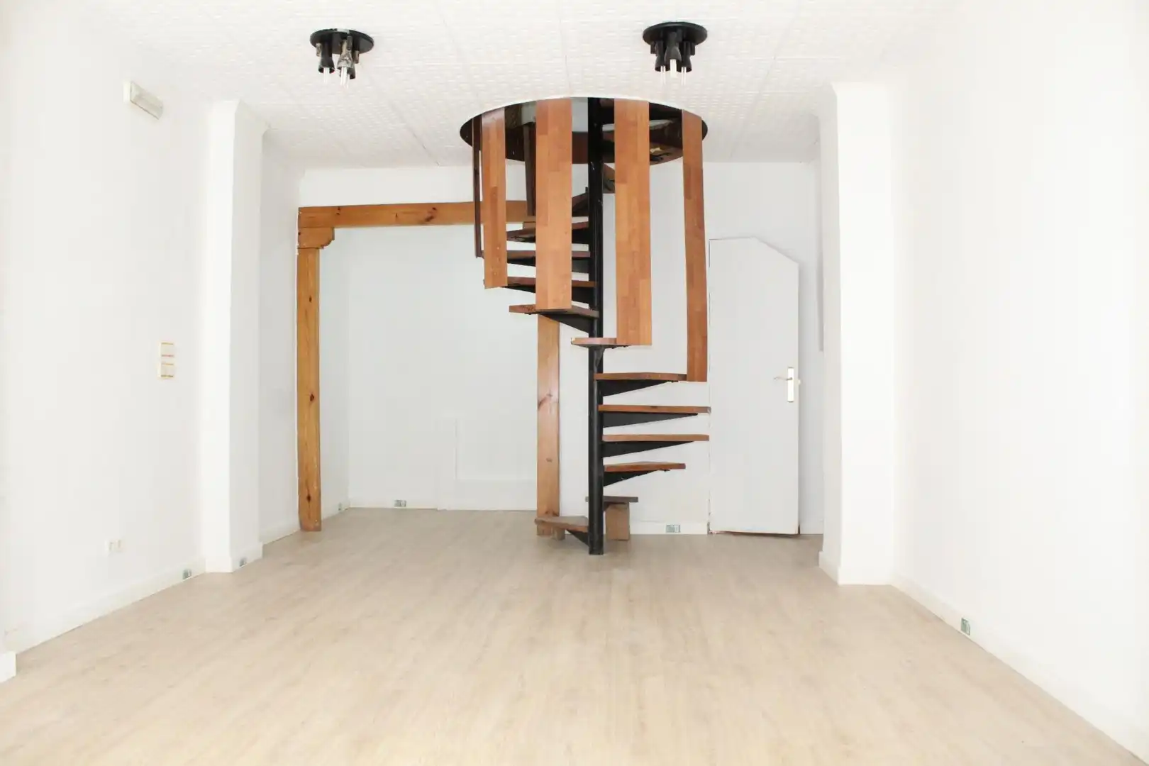 Business premises to rent in Centro - Mendibil - Santiago, imagen 2