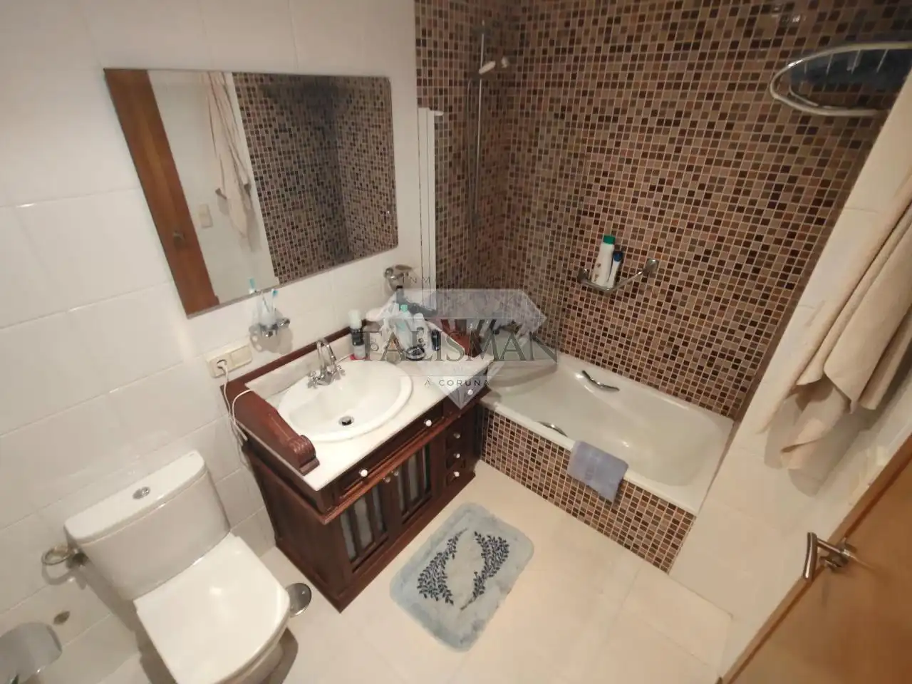 Baño de Piso en venta en Vilagarcía de Arousa con Calefacción, Parquet y Trastero