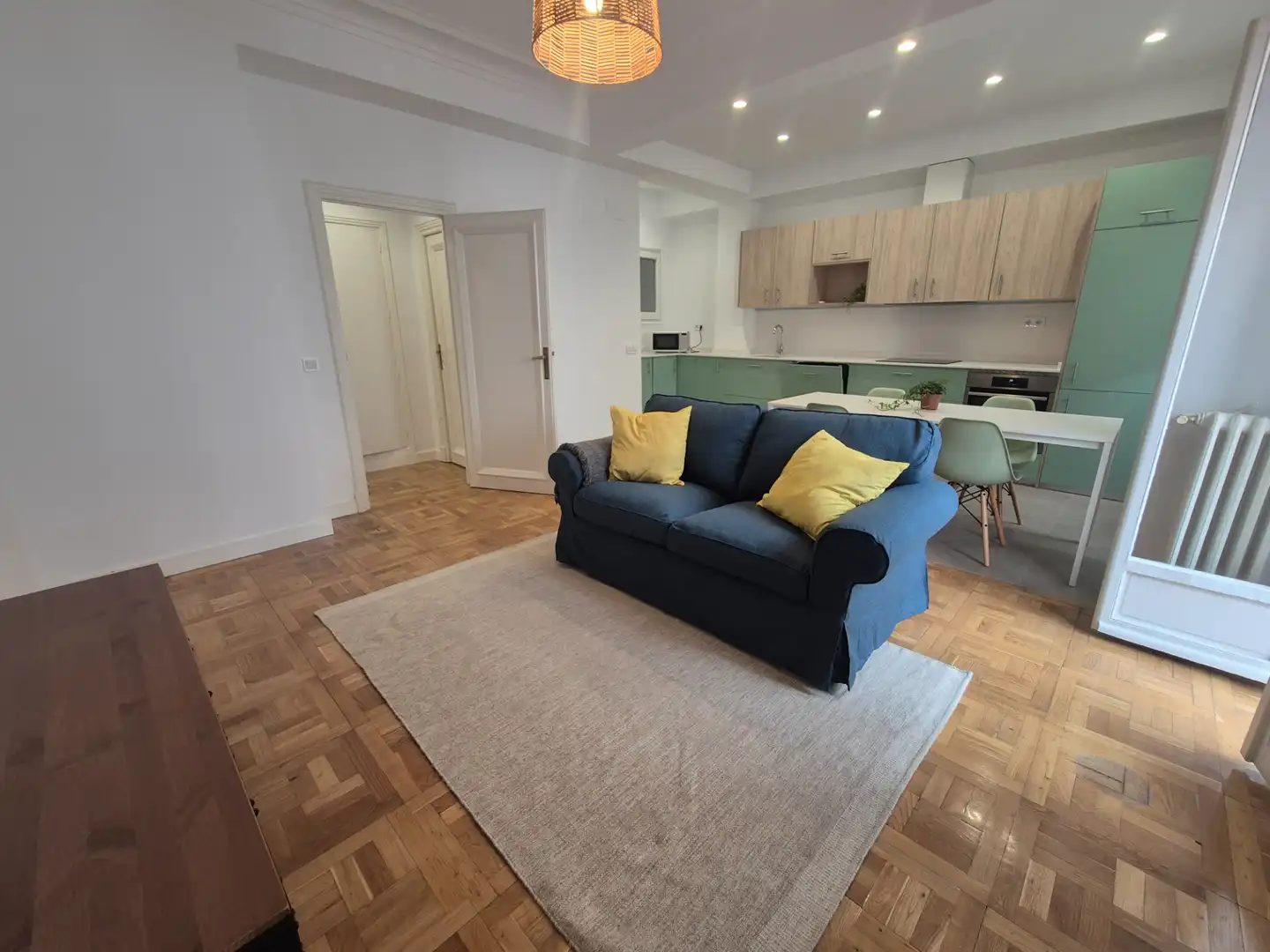 Sala d'estar de Apartament de lloguer en Madrid amb Aire condicionat, Calefacció i Moblat