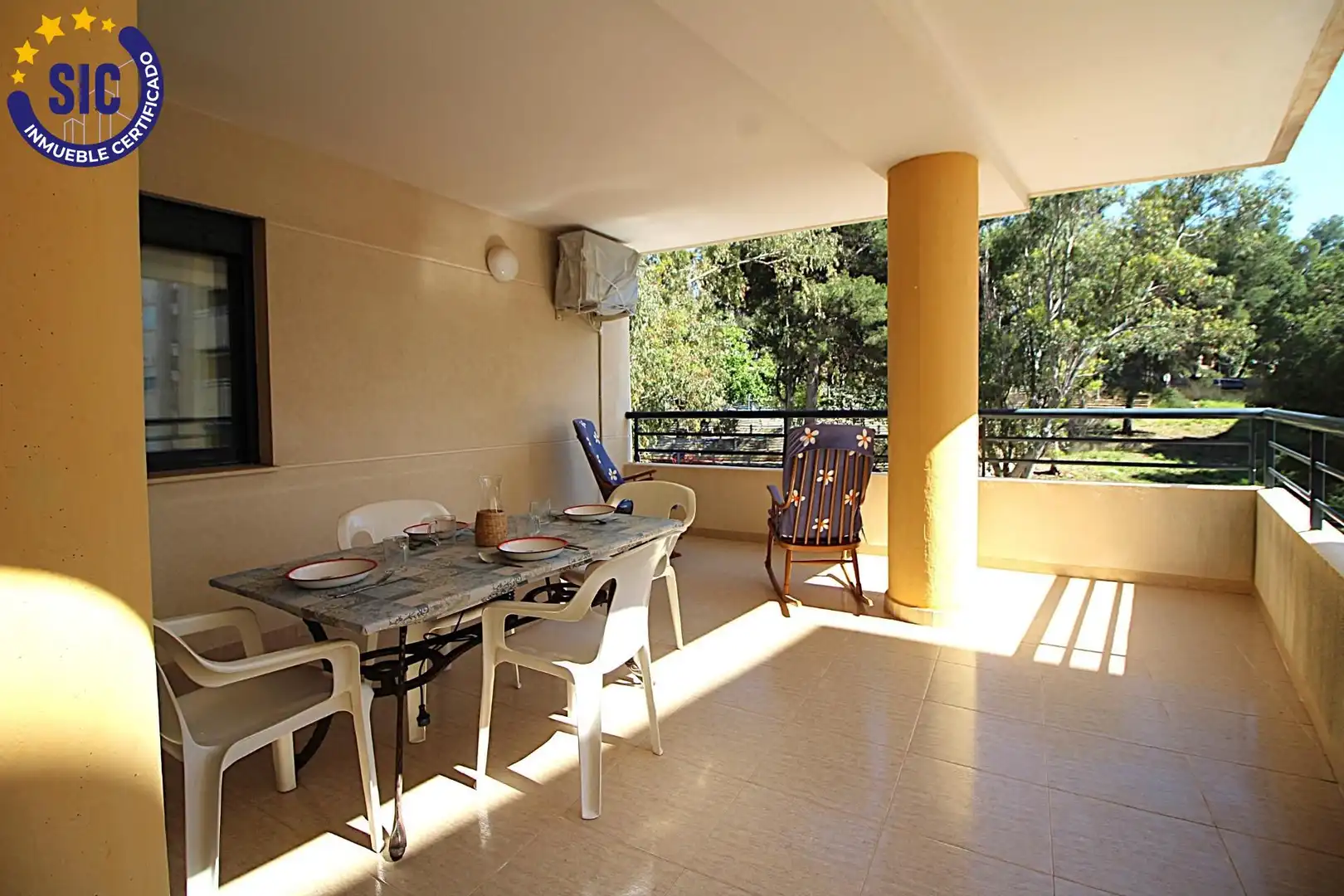 Apartament amb piscina en venda a Calle ANTONIO BOSQUE 23