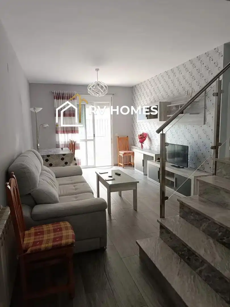 Wohnzimmer von Einfamilien-Reihenhaus zur Miete in Cáceres mit Heizung, Terrasse und Möbliert