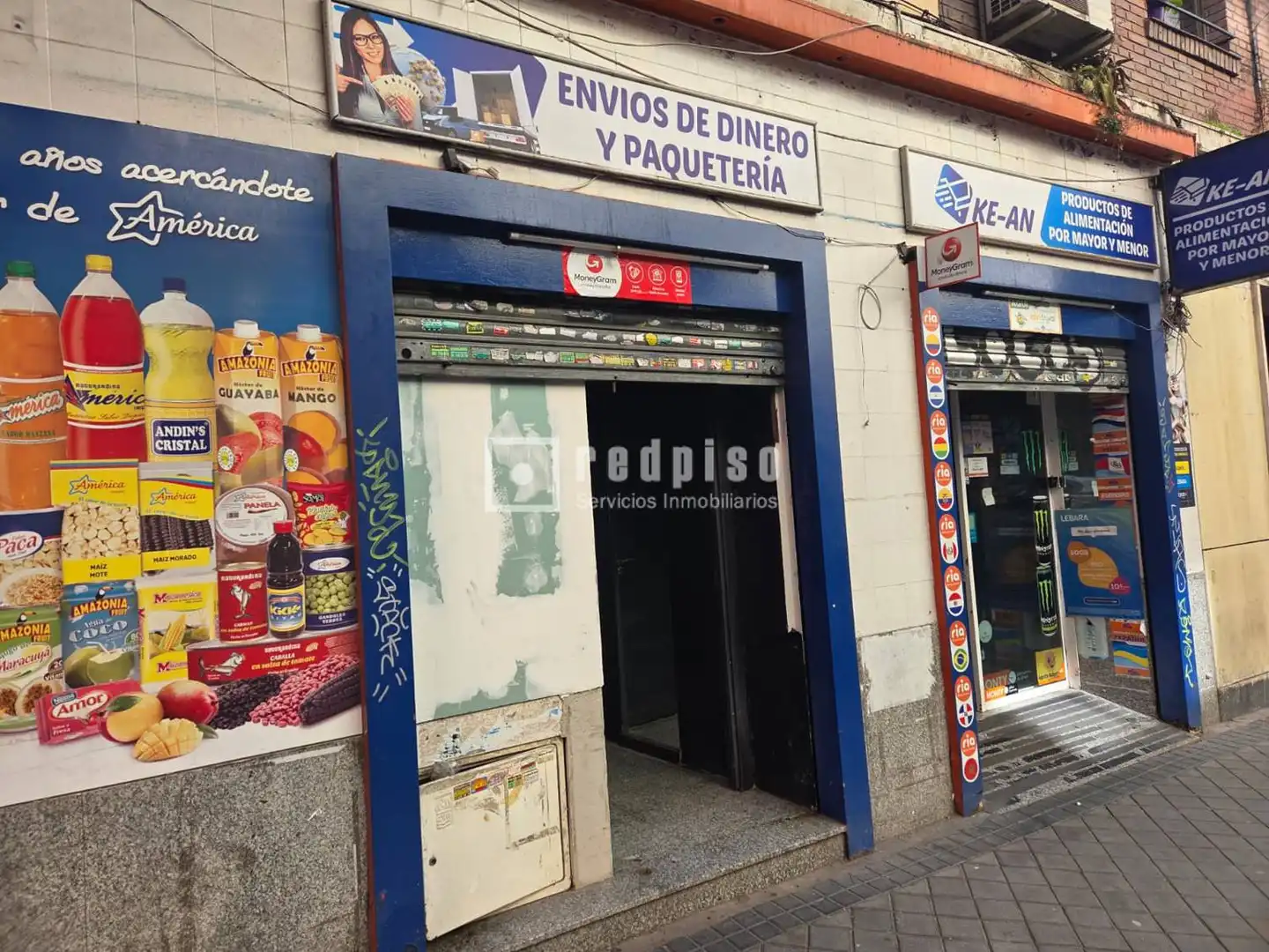 Vista exterior de Local en venta en Madrid
