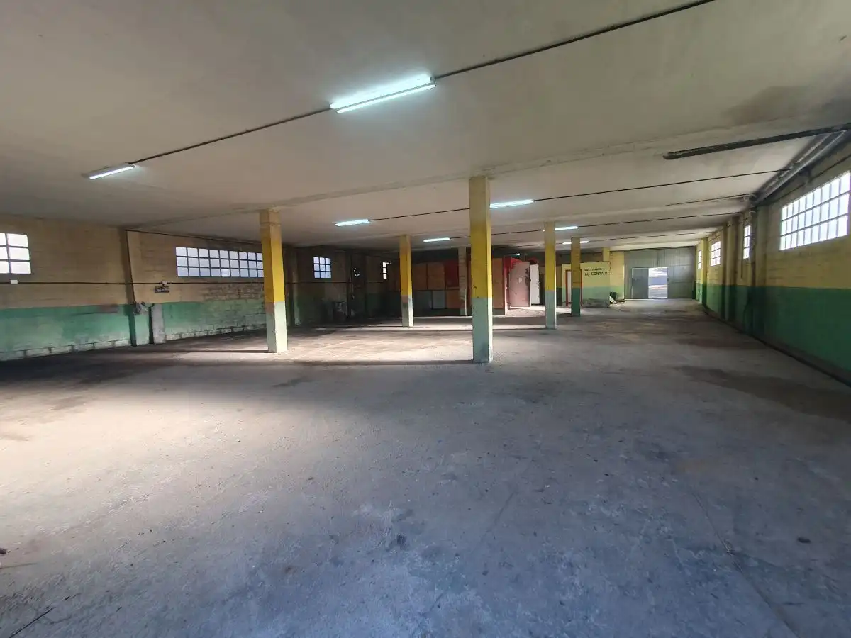 Industrial buildings for rent in Grado