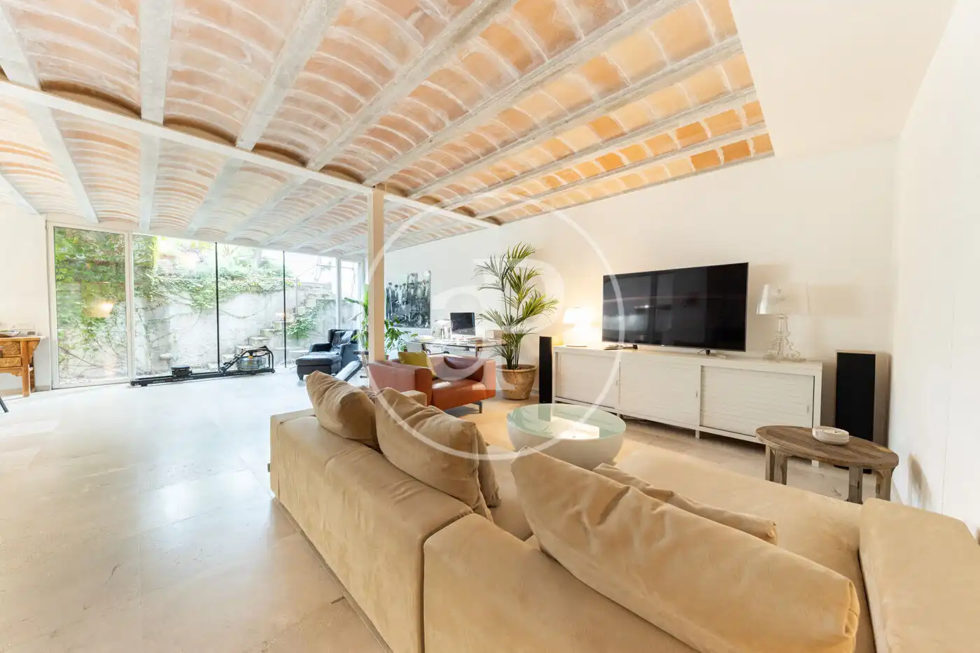 Wohnzimmer von Einfamilien-Reihenhaus zum Verkauf in  Palma de Mallorca mit Klimaanlage, Heizung und Privatgarten