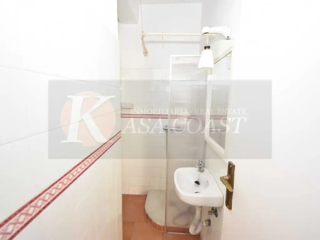 Baño de Piso en venta en Fuengirola con Aire acondicionado y Terraza