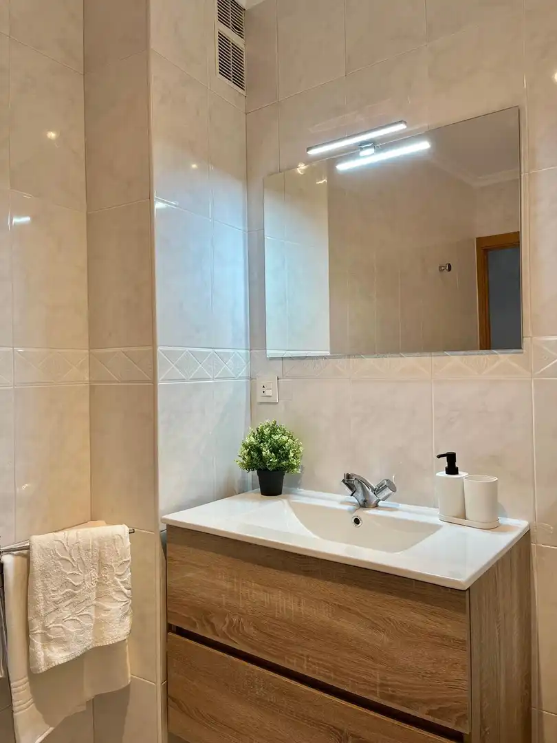 Bathroom of Flat for rent in O Grove  