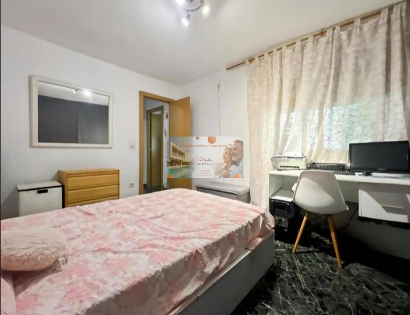 Habitación de Piso en venta en Castellón de la Plana / Castelló de la Plana con Aire acondicionado, Calefacción y Terraza