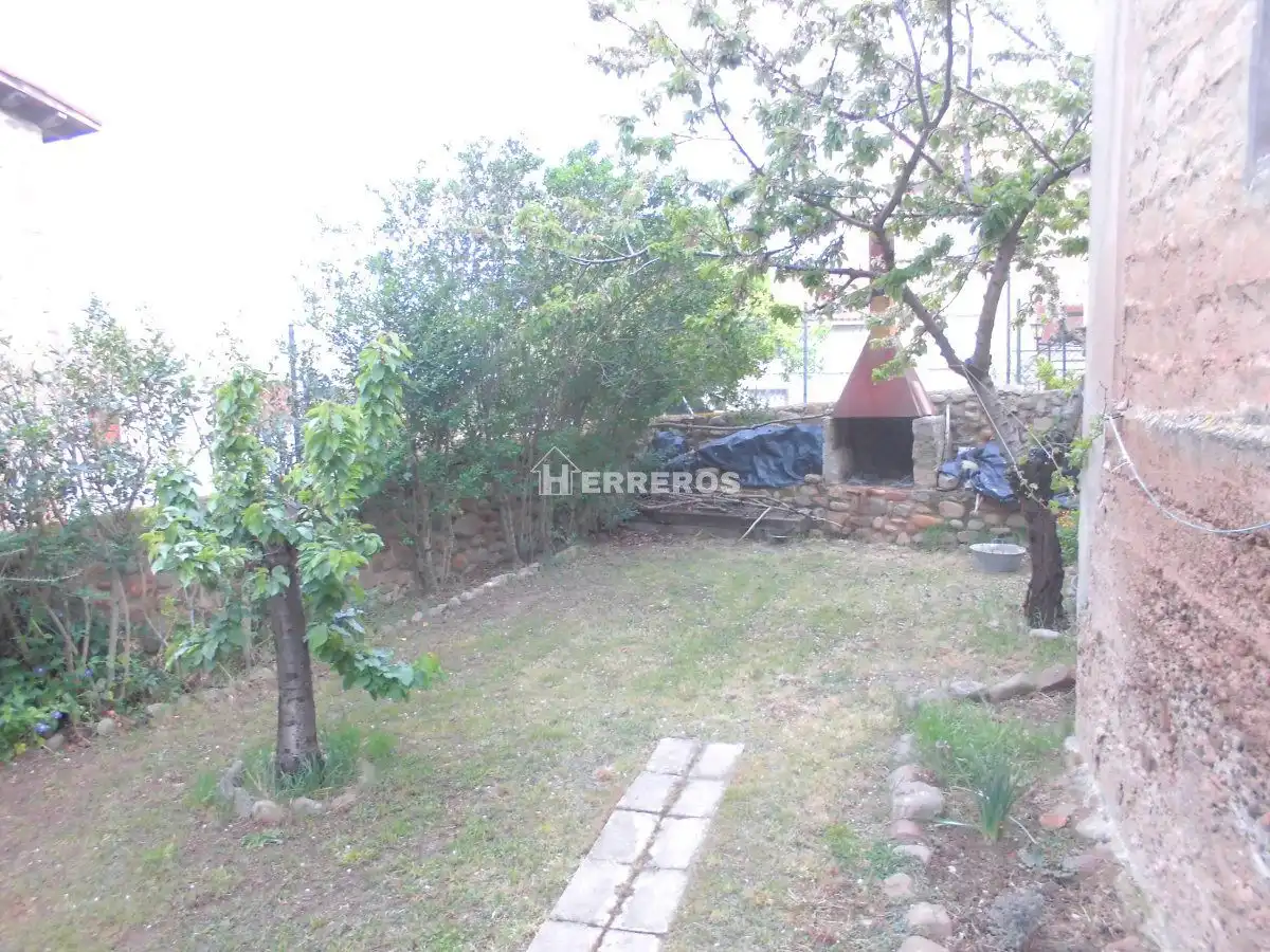 Houses for sale in HERAS, Ocón