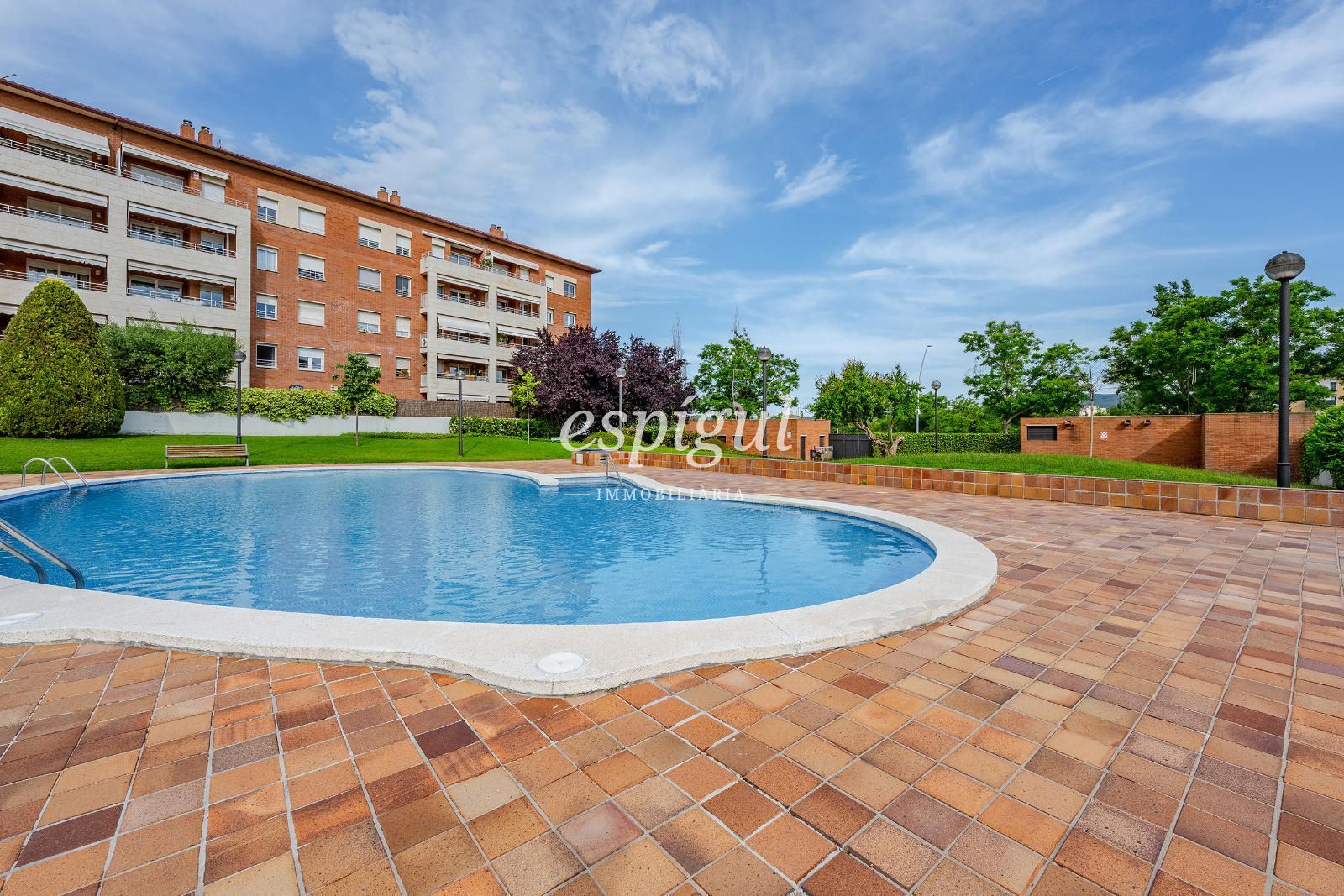 Piscina de Pis en venda en Sant Cugat del Vallès amb Aire condicionat, Calefacció i Parquet