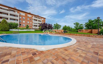 Piscina de Pis en venda en Sant Cugat del Vallès amb Aire condicionat, Calefacció i Parquet
