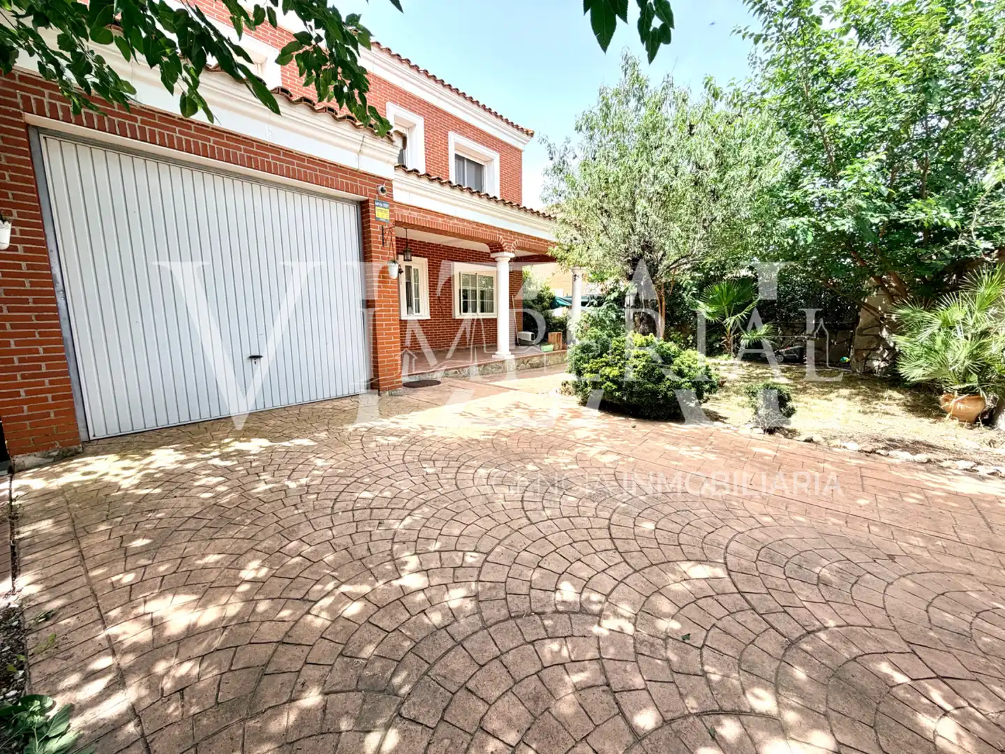 Jardí de Casa o xalet en venda en Barcience amb Aire condicionat, Calefacció i Jardí privat